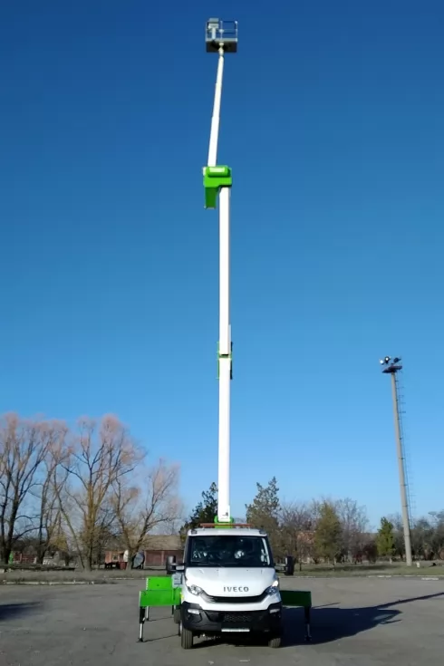 В Україні зібрано 28-метровий автогідропідйомник COMET із надрамником із суперміцної сталі Strenx 700, фото 18