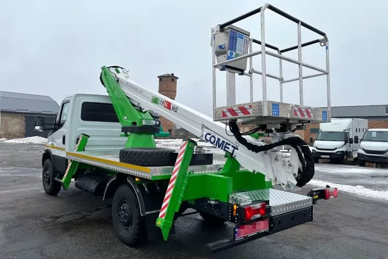 Для чернігівських енергетиків на базі IVECO Daily 55S18H 4х4 зібрано 2 автовишки Comet 19 | 2 | 14 HQ, фото 3