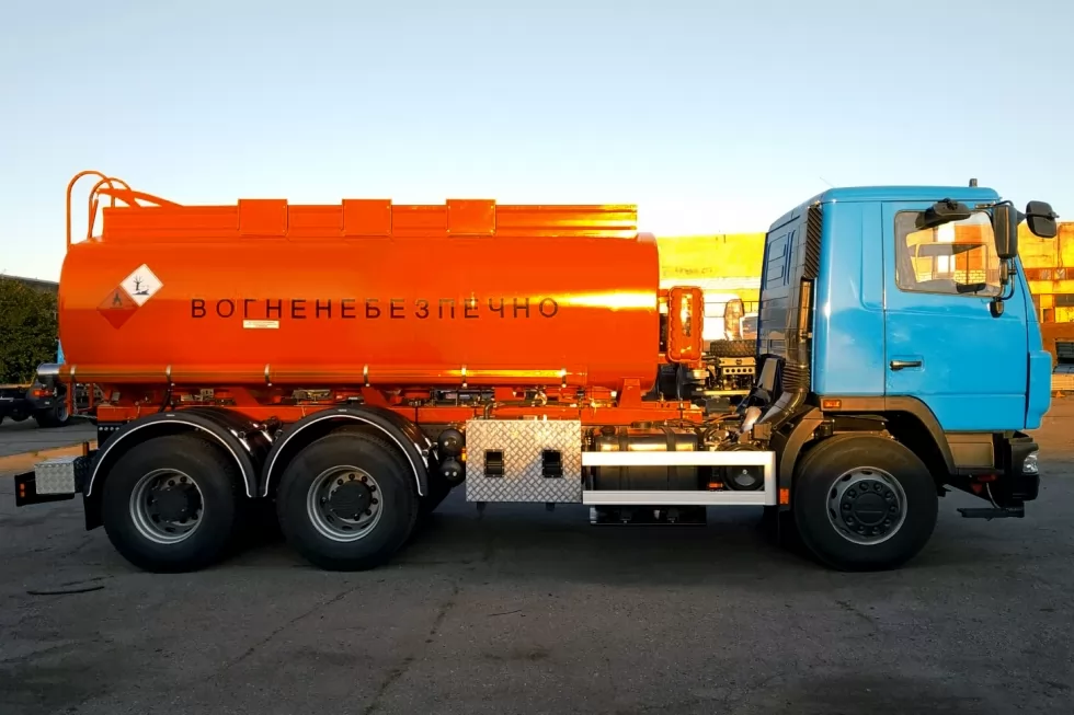 Виготовлено автопаливозаправник 12 м.<sup loading=
