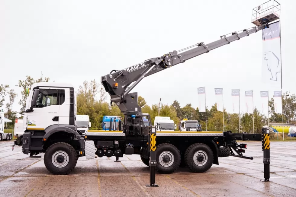 Корейська автовишка 32 м на MAN TGS 33.480 6x6 приймає участь у виставці нашого партнера, фото 6