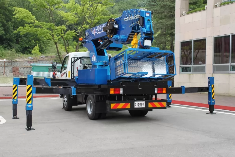 Автогідропідйомники DASAN в Україні - збирання та монтаж на шасі роблять на виробництві Техкомплект, фото 23