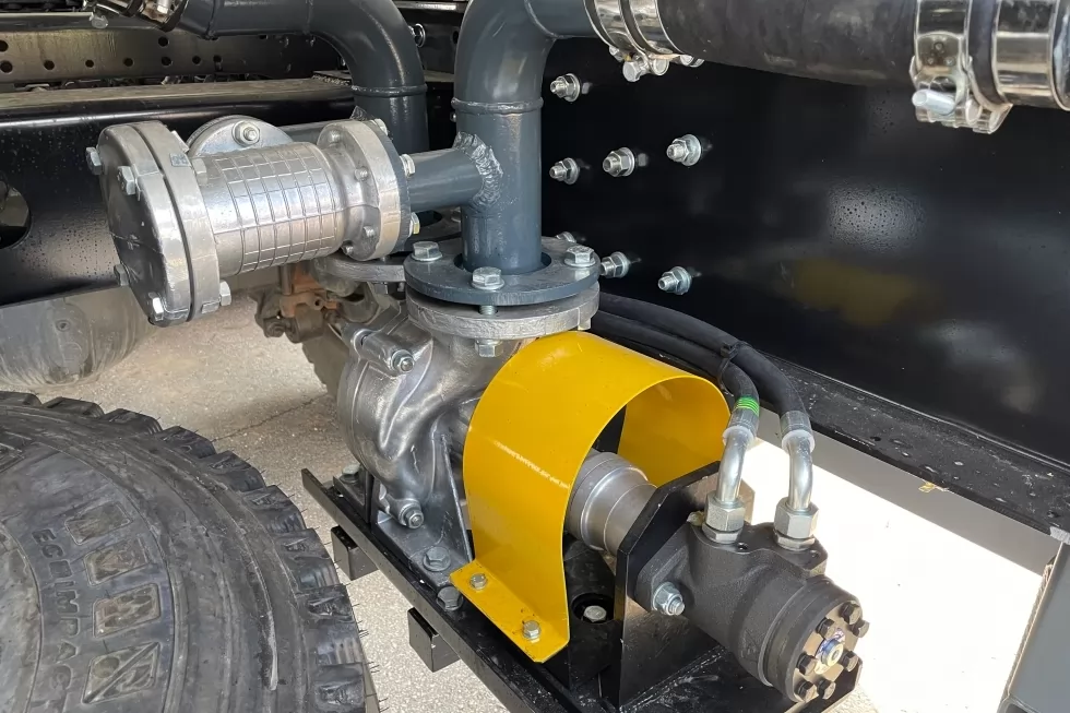 Техкомплект виготовив нову автоцистерну з об`ємом 15 м <sup loading=