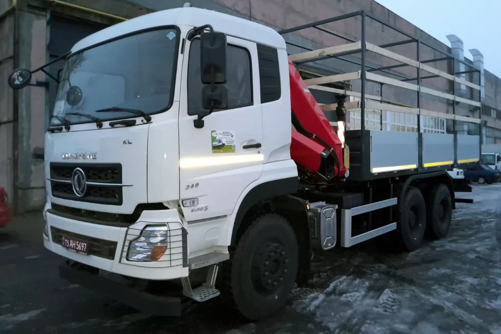 Виготовили бортову платформу з тентом та краном-маніпулятором на базі DONGFENG, фото 5