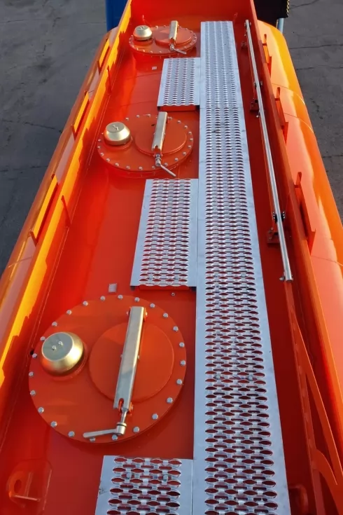 Виготовлено автопаливозаправник 12 м.<sup loading=