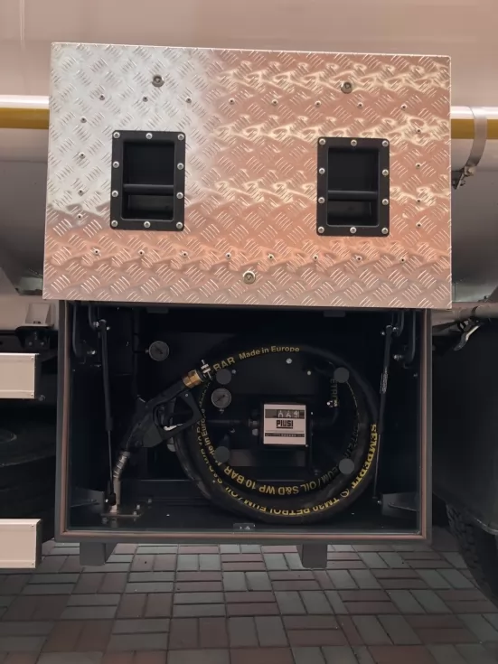 Новий паливозаправник 11 м <sup loading=