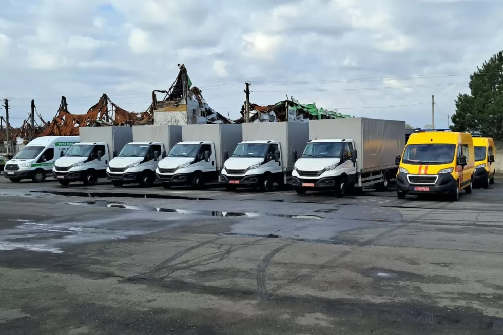 Готується до відвантаження партія бортових платформ на IVECO, фото 12