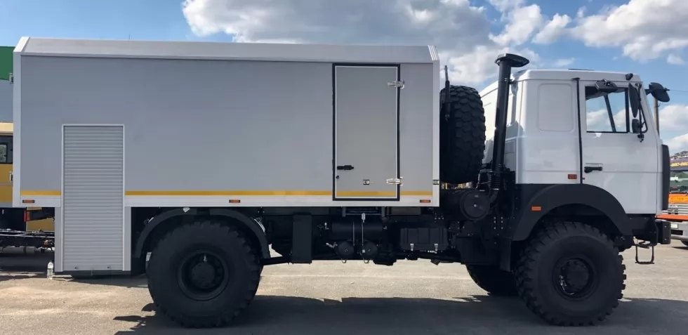 Новий бригадний автомобіль на базі МАЗ відвантажено покупцю, фото 1