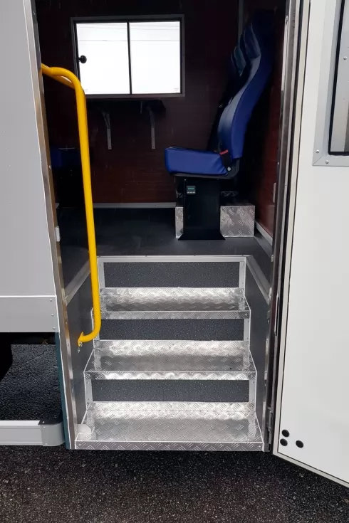 Виготовлено новий вахтовий автобус на базі ISUZU, фото 12