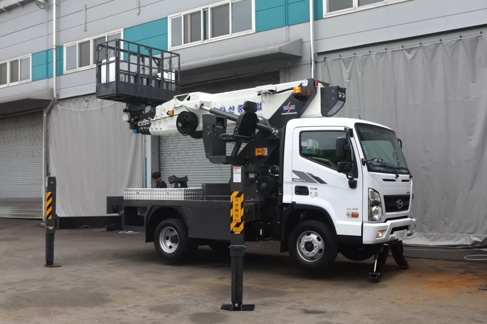 Автогідропідйомники DASAN в Україні - збирання та монтаж на шасі роблять на виробництві Техкомплект, фото 15