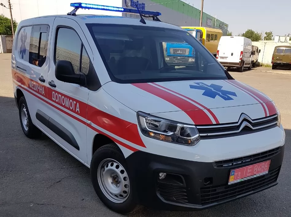 У Кропивницькому на один хороший автомобіль швидкої допомоги побільшало, фото 2