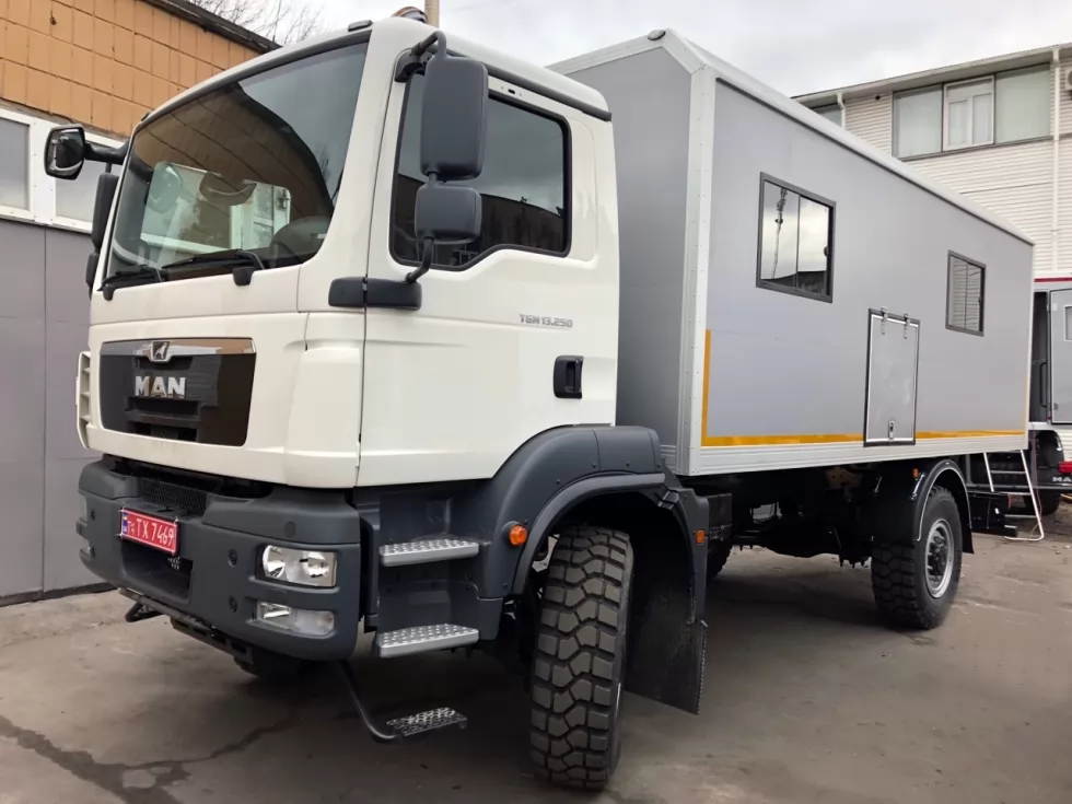 Партія житлових модулів на базі MAN вирушила до свого покупця, фото 2
