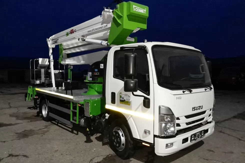 Виготовили автовишку з гуськом на базі ISUZU NQR 90, фото 5