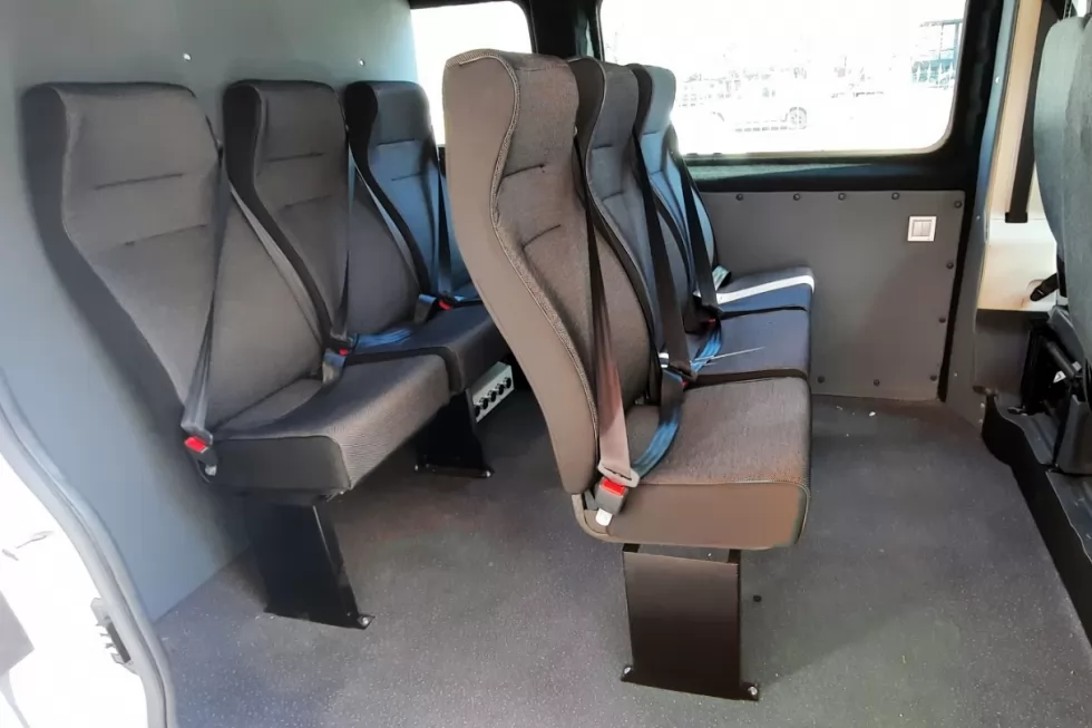 Виготовлено новий спецавтомобіль на базі вантажопасажирського автобуса Peugeot BOXER L3H2, фото 2