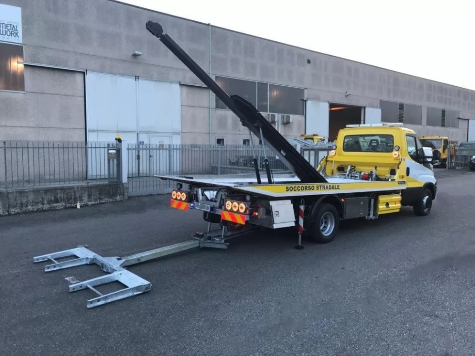 В Україні продаватимуться італійські евакуатори BOTTI, фото 48