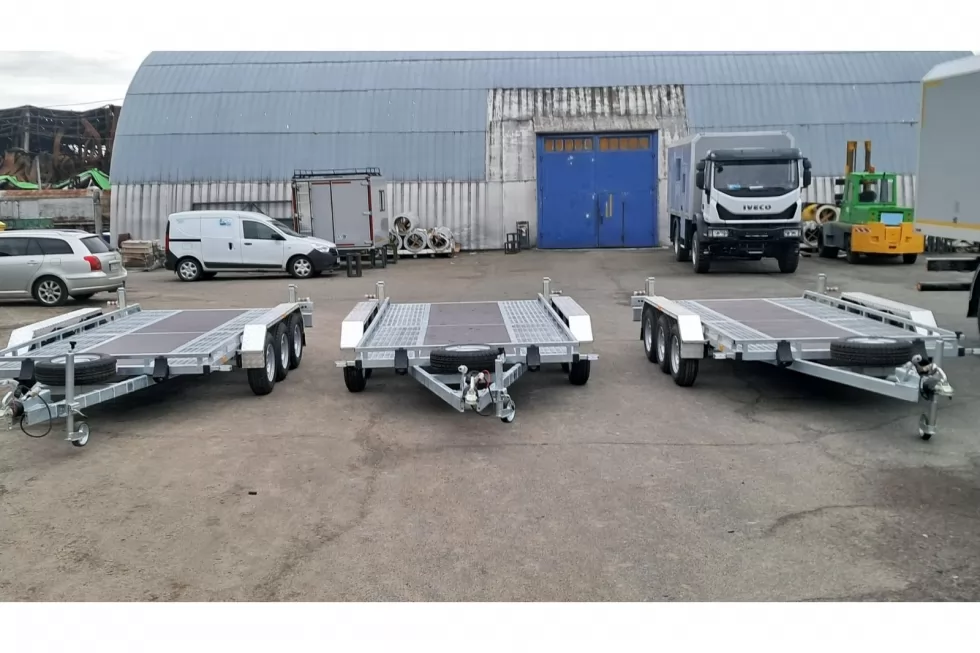 Виготовлено партію нових причепів для перевезення легкої будівельної техніки, фото 19