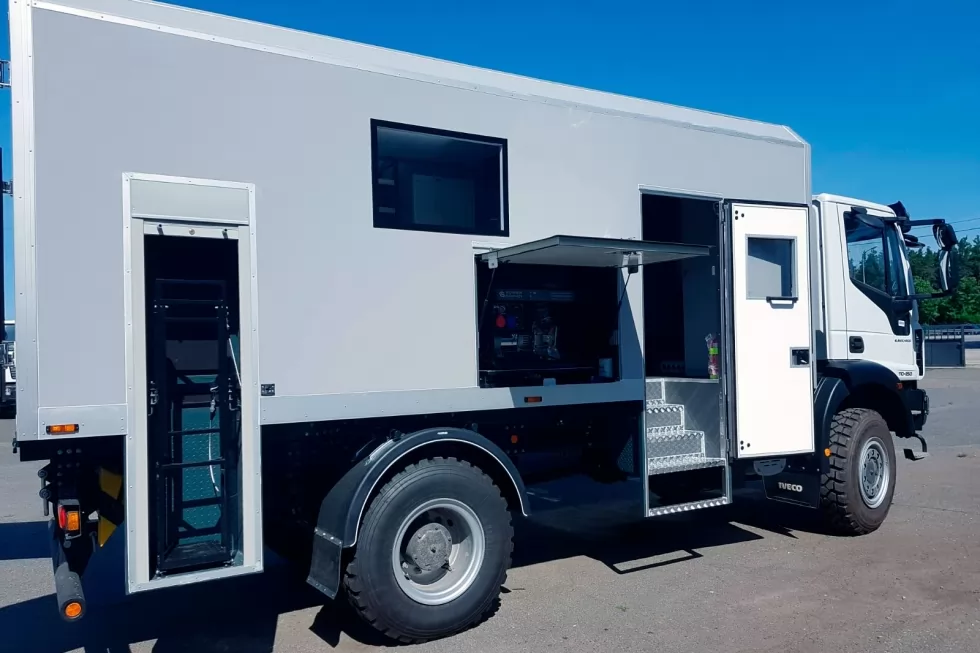 Поліські комунальники отримали новий бригадний автомобіль на IVECO EUROCARGO ML 110 4х4, фото 1