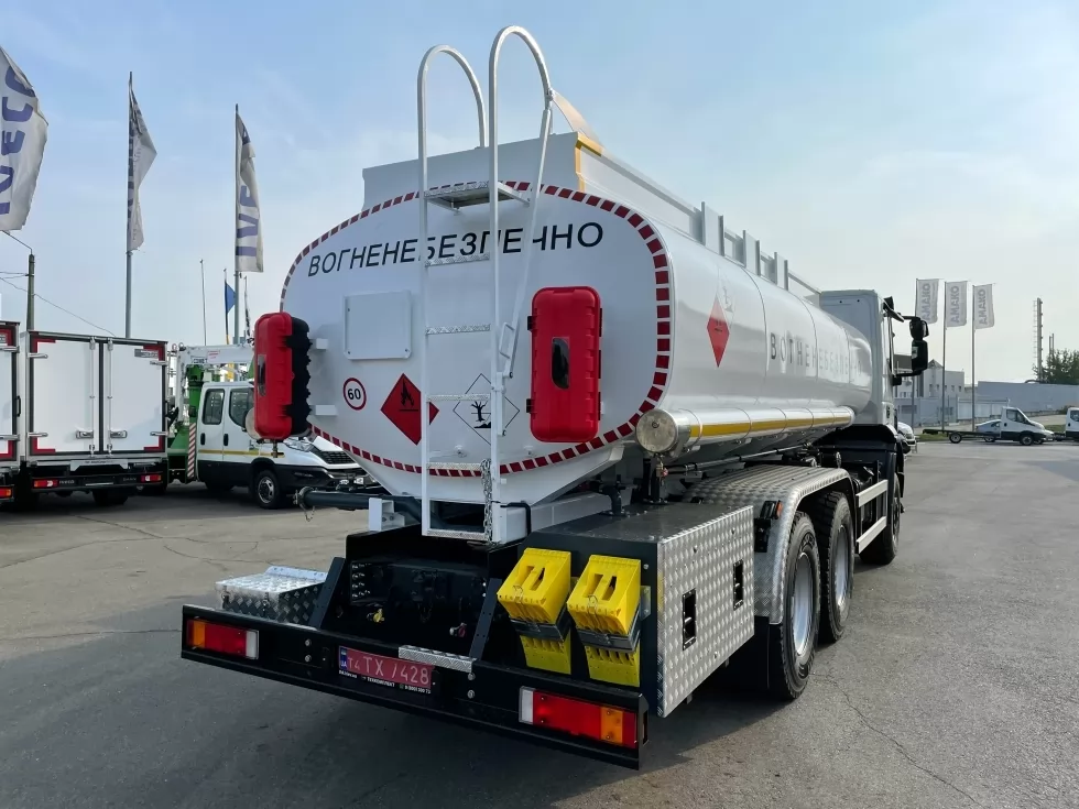 Техкомплект виготовив нову автоцистерну з об`ємом 15 м <sup loading=