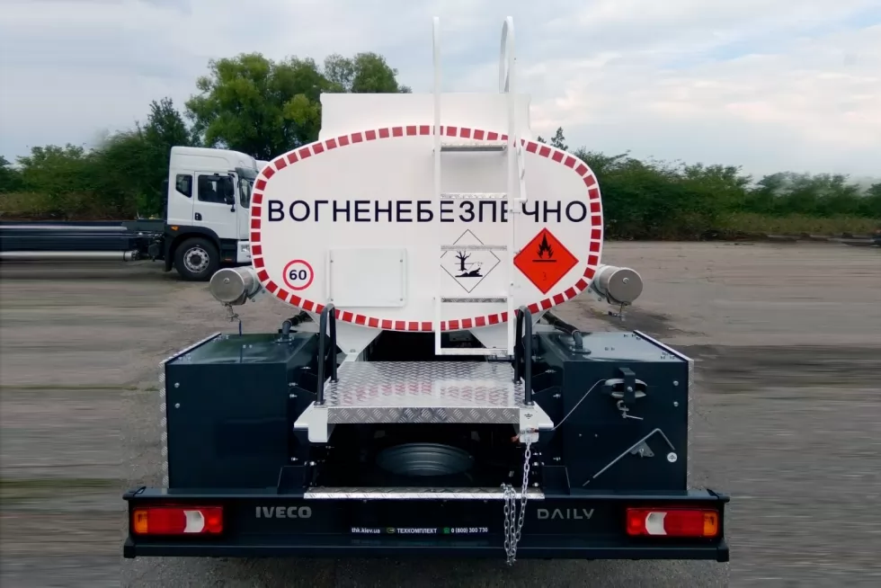 Готуються до відвантаження два автопаливозаправники APZ-4.0 на IVECO Daily 70c16, фото 8