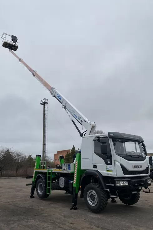 Виготовлено три 22-метрові італійські автовишки на повнопривідному шасі IVECO Eurocargo, фото 7