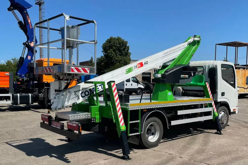 На Заводі спецтехніки Техкомплект вперше використали шасі JAC для монтажу автовишки Comet, фото 10