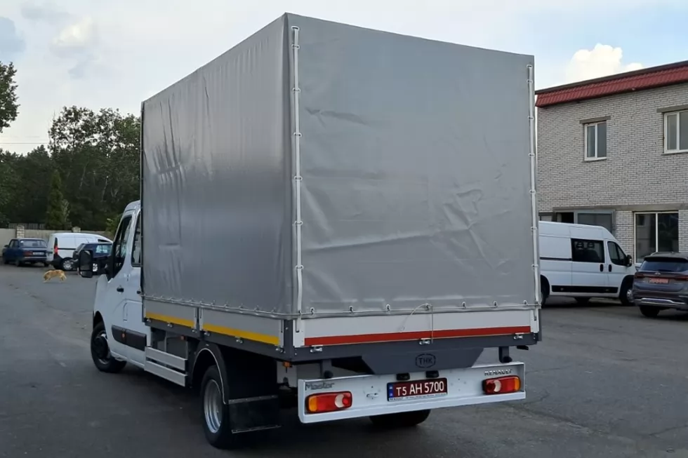 Виготовлено бортовий автомобіль RENAULT MASTER з особливостями в конструкції платформи, фото 3