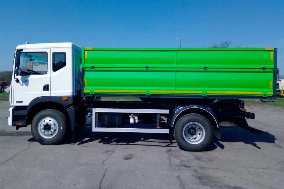 Техкомплект виготовив самоскиди на новій моделі шасі від DONGFENG, фото 6