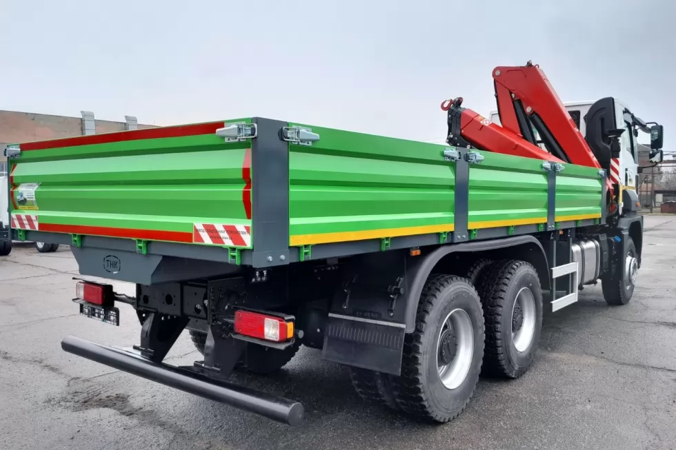 Для аварійно-рятувальних служб Донеччини виготовлено новий бортовий автомобіль з краном-маніпулятором, фото 2