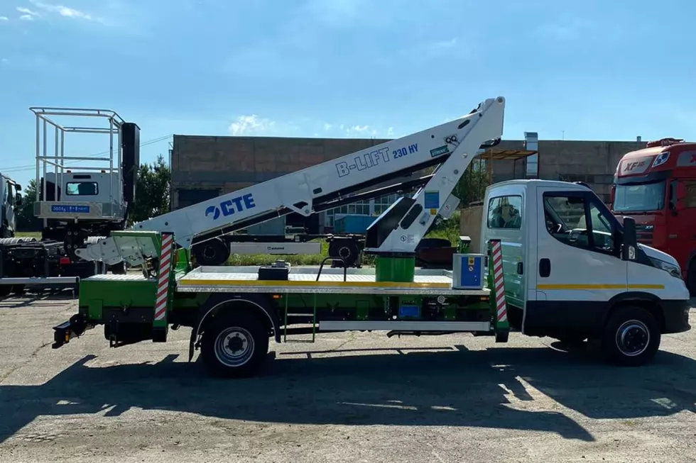 Виготовили черговий автогідропідіймач на базі IVECO Daily, фото 2