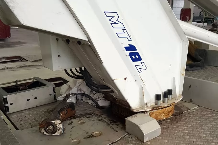 Успішно відремонтовано 18-метрову автовежу Multitel MT 182, фото 2