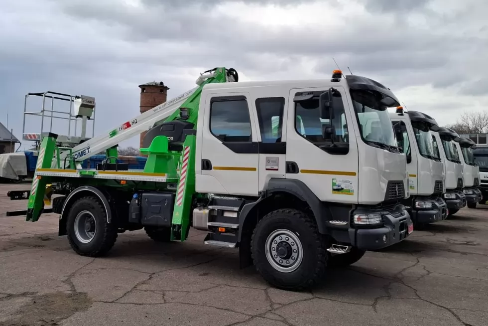 Автогидроподъемники Renault стоимость в Украине