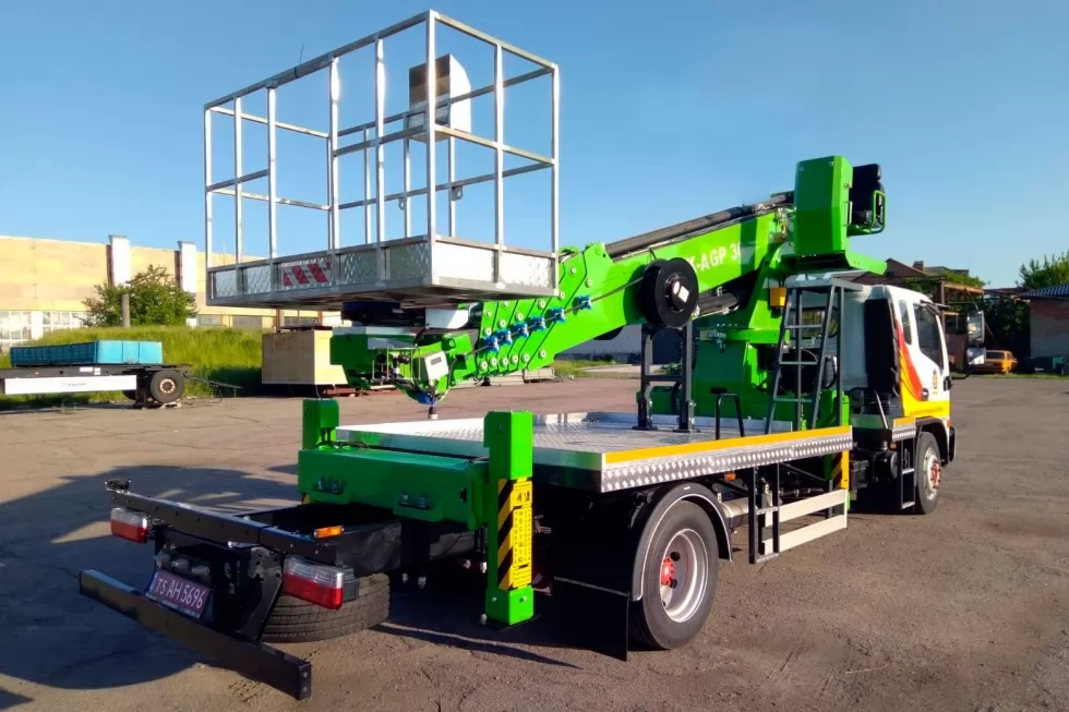 Техкомплект зібрав чергову корейську автовишку 30 м і вперше встановив на шасі DONGFENG, фото 8