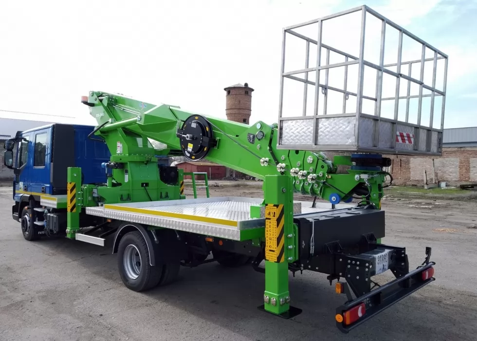 Техкомплект зібрав 34-метровий автогідропідйомник DASAN для Харківзеленбуду, фото 2