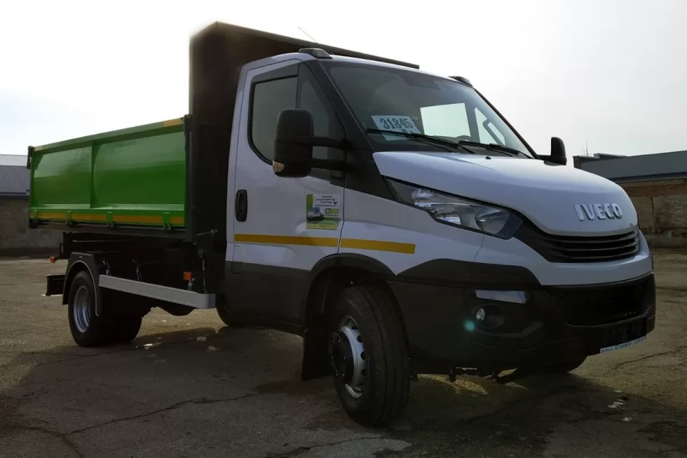 Комунальні підприємства на Рівненщині поповнюють автопарками самоскидами від Техкомплект, фото 1