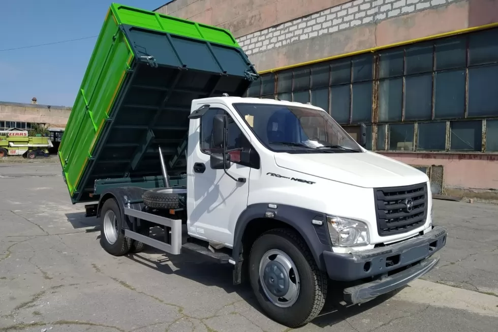 Агропідприємство Донецької області придбало фірмові автопаливозаправники та самоскид, фото 5