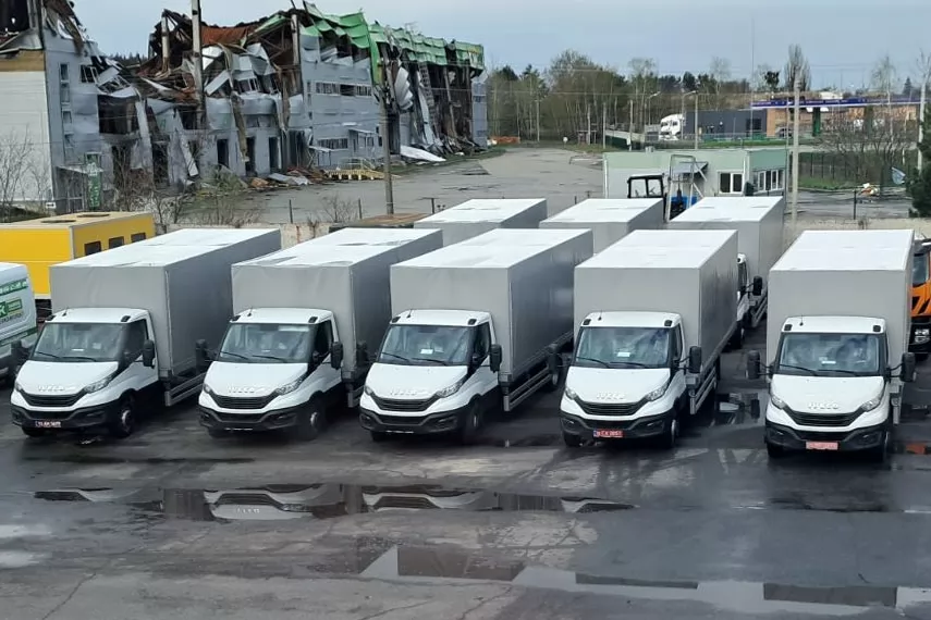 Готується до відвантаження партія бортових платформ на IVECO, фото 16