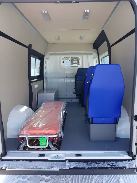 Меценат із Полтави придбав автомобіль швидкої допомоги для медиків Кременчука, фото 9