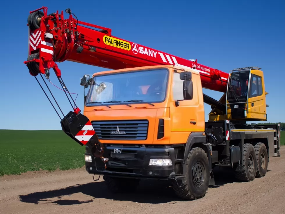 На Заводі спецтехніки Техкомплект розпочали монтаж автокранів Palfinger Sany на вантажні шасі, фото 6