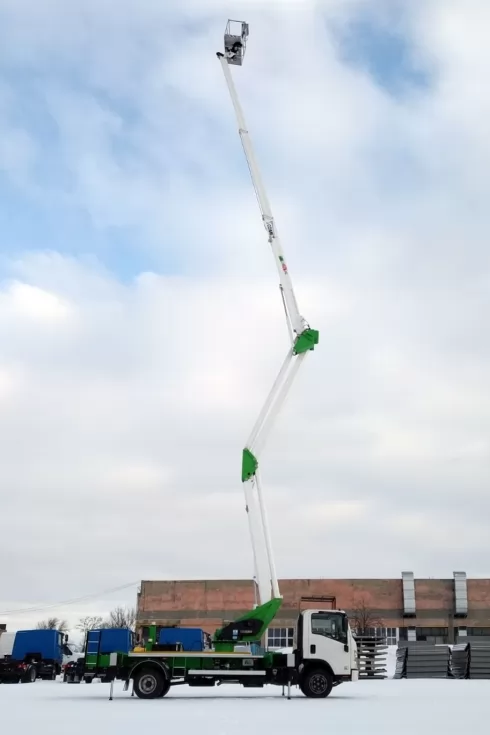 ISUZU NPR 75L - нове базове вантажне шасі для монтажу автогідропідйомників Comet, фото 8