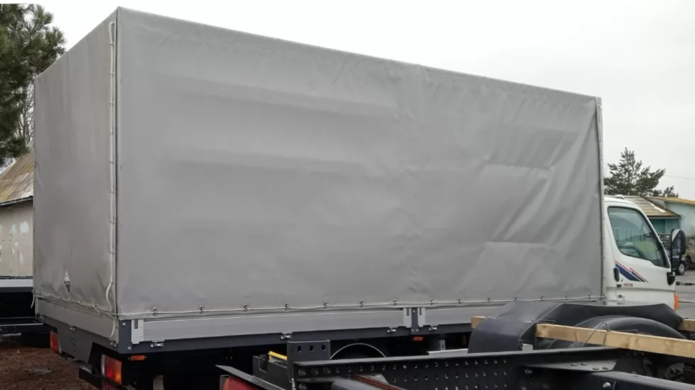 Готується до відвантаження партія бортових платформ на Hyundai HD78, фото 1