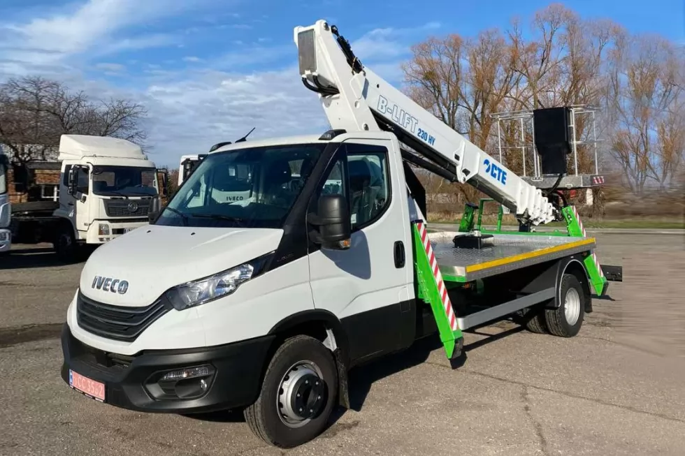 Нова автовишка з робочою висотою 22 м поїде до клієнта нашого харківського дилера, фото 4