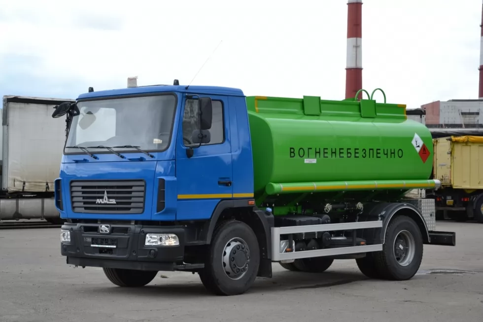 Чергова партія паливозаправників вирушає до свого покупця, фото 2