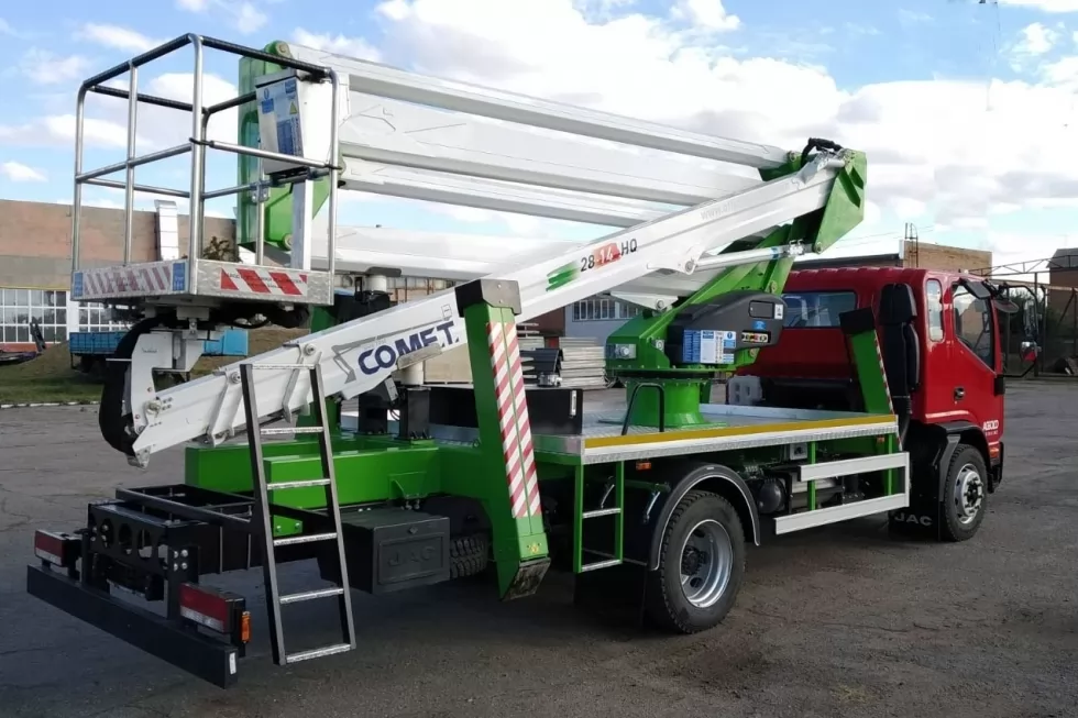 Зроблено нову 28-метрову автовишку Comet на базі JAC N120, фото 1