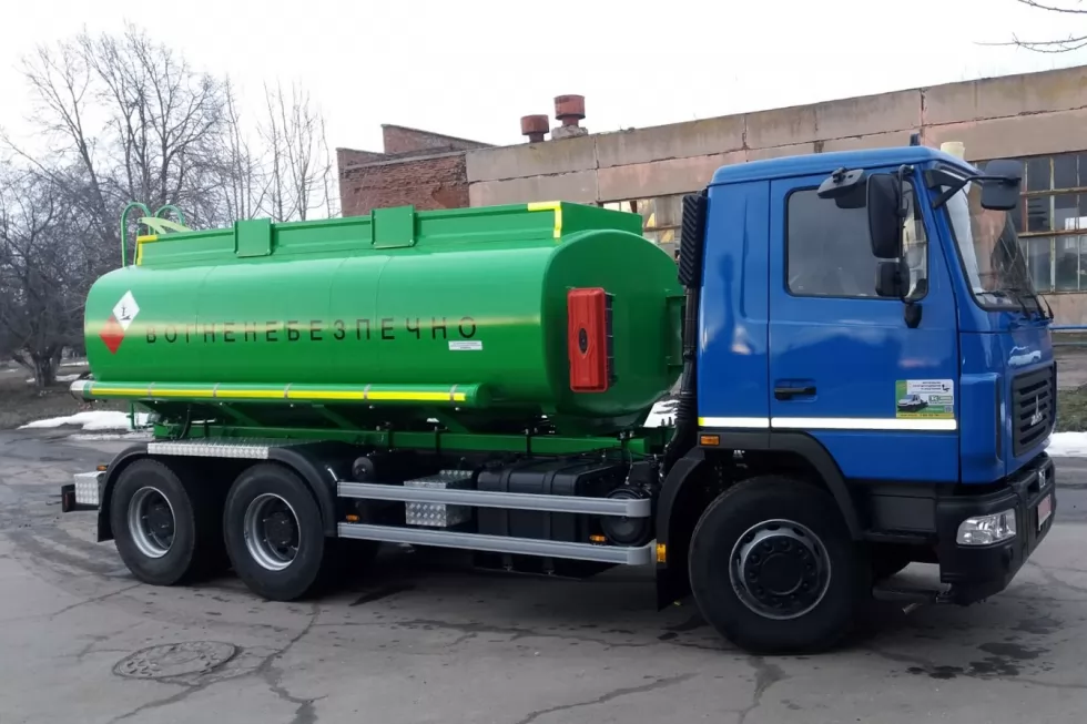 На Заводі Техкомплект запущено у серійне виробництво 12-кубометровий паливозаправник на 3-вісному шасі МАЗ, фото 7