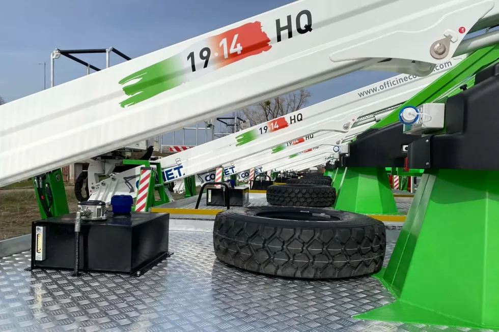 Харківські енергетики отримали чергову партію автовишок на повнопривідних шасі, фото 2