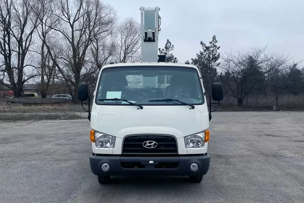 Виготовлено нову італійську автовишку на базі Hyundai HD78, фото 3