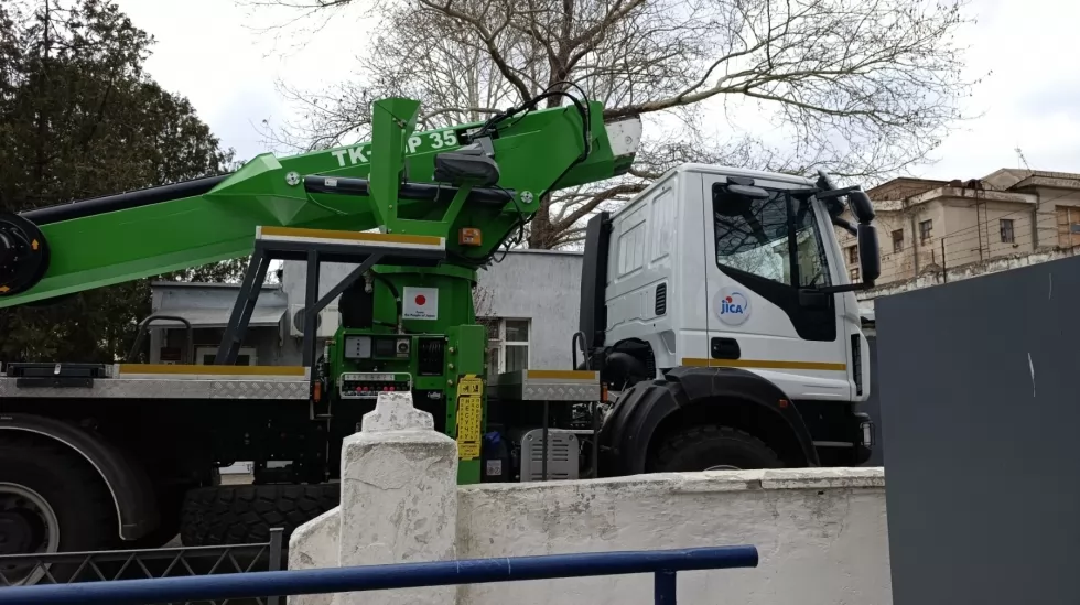 Енергетики Миколаївщини отримали потужну автовишку 35 м на повнопривідному шасі IVECO, фото 10