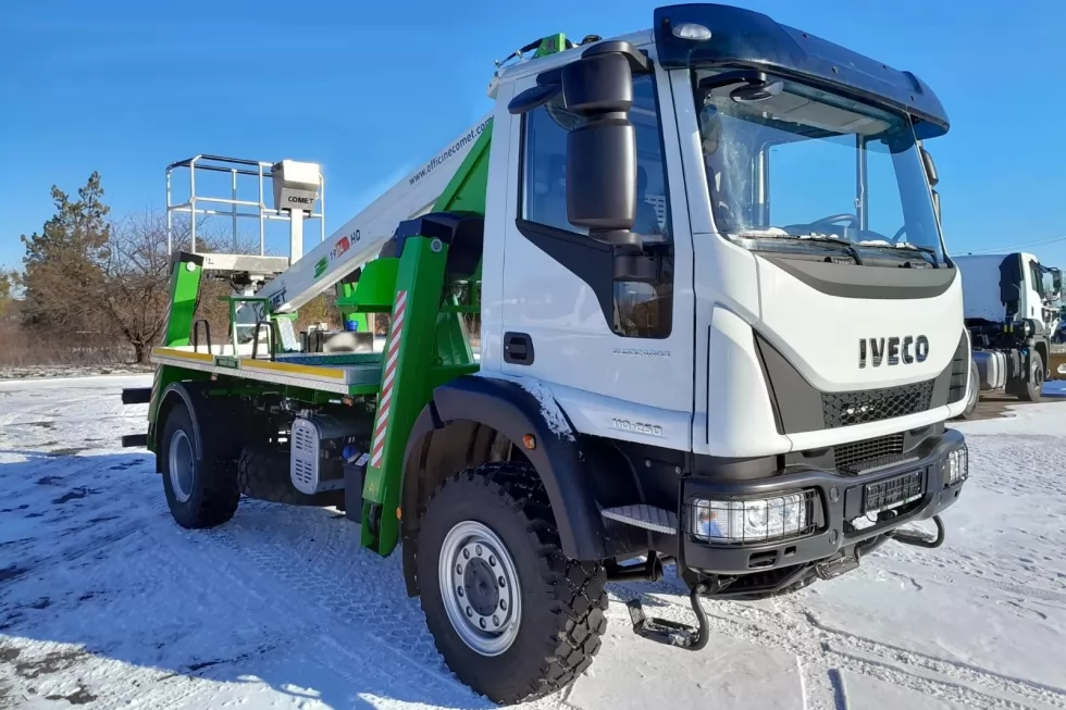 Енергетики Прикарпаття користуватимуться автовишкою на повнопривідному шасі, фото 6