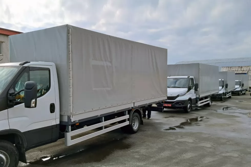 Готується до відвантаження партія бортових платформ на IVECO, фото 8