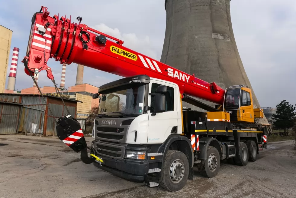 На Заводі спецтехніки Техкомплект розпочали монтаж автокранів Palfinger Sany на вантажні шасі, фото 1