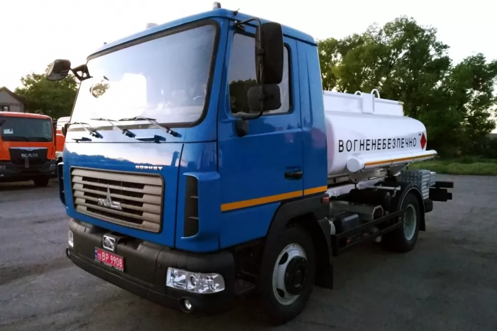Черговий паливозаправник МАЗ з 1-секційною цистерною 5,5 м<sup loading=